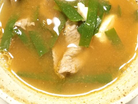 牛肉とニラと木綿豆腐の韓国スープ